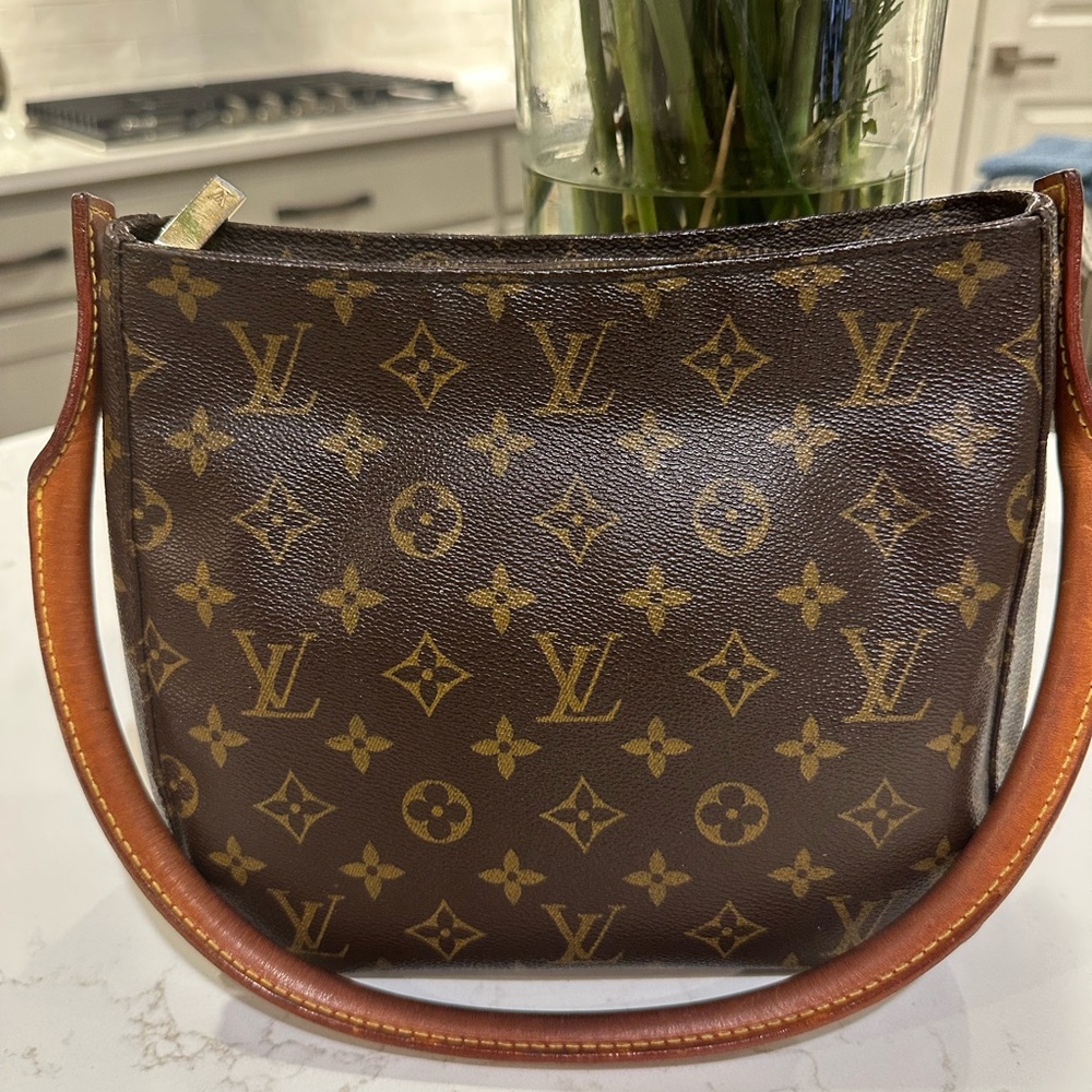 LOUIS VUITTON Monogram Looping MM